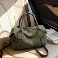 Retro salbeigrüne matte Leder Boston Tasche mit Doppelgriffen und langem Schultergurt - Grün