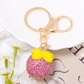 Süßer Schlüsselanhänger mit rosa Strasssteinen in Mangostan-Form und goldenem Verschluss - Mangostan
