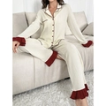 Set pigiama beige e rosso da donna con camicia a bavero e pantaloni con volant - S / Beige