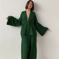 Pigiama due pezzi in cotone crepe verde scuro con top a kimono e pantaloni a gamba larga - Taglia S / Verde Scuro