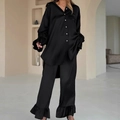 Elegante zwarte satijnen pyjamaset met lange mouwen en ruches voor dames - M / Boven- En Onderstuk / Zwart