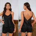Ensemble de pyjama en satin noir pour femme avec dentelle sur le caraco et short - S / Haut Et Bas / Noir