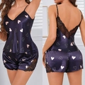 Zweiteiliger lila Satin-Pyjama für Damen mit Herzmuster und schwarzem Spitzenbesatz am Saum - S / Oberteil Und Unterteil / Lila Herz