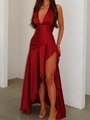 Detalle de pliegues en la cintura y abertura lateral en vestido de gala de satén rojo - S / Rojo
