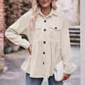 Chaqueta camisera babydoll de pana blanco crema con bolsillos en el pecho para mujer - S / Blanco Roto