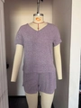 Ensemble de détente violet côtelé deux pièces avec haut à col en V et short assorti - S / Haut Et Bas / Violet