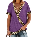 Damen T-Shirt in Dunkellila mit V-Ausschnitt und modischem Leopardenmuster an den Rändern - S / Lila