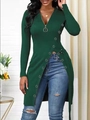 Détail du haut en tricot vert foncé à col en V avec zip annulaire et fente latérale - S / Vert clair