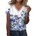 T-shirt da donna con scollo a V, stampa floreale blu e bordo in pizzo bianco - Taglia S / Top / Stampa E-Blu