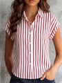 Dettaglio camicia a righe bianche e rosse a maniche corte con colletto classico e bottoni - S / Rosso