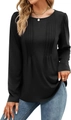 Detalle de los pliegues verticales en la camiseta negra de manga larga con cuello redondo - S / Negro