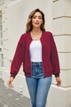 Detailaufnahme der burgunderroten Strickjacke mit Reißverschluss und Rautenmuster - S / Rot