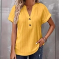 Dames mustard geel T-shirt met V-hals en korte mouwen in getextureerde stof met knopen - S / Geel