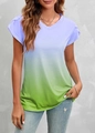 Dames T-shirt met V-hals, blauw-groen kleurverloop en mouwen met knoopdetail decoratie - S / Koningsblauw