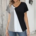 Detail van t-shirt met korte mouwen, ronde hals, geometrisch kleurvlak en knoopjes - S / Tops / Lichtgrijs