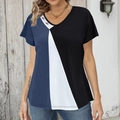 Detailweergave van T-shirt met ronde hals, houten knopen en kleurblokpatroon - S / Tops / Donkerblauw