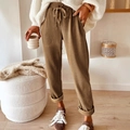 Pantaloni da donna in velluto a coste marroni con coulisse a vita alta e vestibilità slim - S / Cachi