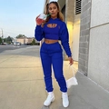 Ensemble bleu marine 3 pièces avec sweat à capuche court, débardeur et pantalon de jogging - S / Ensemble / Bleu