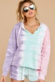 Damen Loungewear-Set mit lila-grünem Batik-Kapuzenpullover und passenden Shorts - S / Violettblau