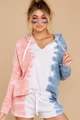 Damen Tie-Dye Lounge-Set mit pink-blauem Langarm-Kapuzenpullover und passenden Shorts - S / Oberteile / Rosa Weiß