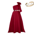 Elegantes burgunderrotes One-Shoulder Maxikleid mit Schleife und Goldgürtel-Detail - S / Burgunderrot