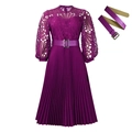 Detalle de corpiño de encaje morado y falda plisada con cinturón de hebilla cuadrada a juego - S / Estilo Falda Plisada de Encaje (C8595) / Rojo Rosa Oscuro