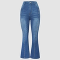 Detailansicht der Metallnieten und Gradientenwaschung an der High-Waist-Schlagjeans - S / Blau