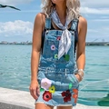 Abito a salopette in denim azzurro con ricami floreali colorati e orlo a frange - S / Stampa Farfalla