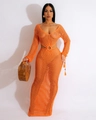 Détail de robe longue au crochet orange avec col en V profond et manches à franges - S / Orange