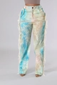 Detail einer High-Waist-Hose mit Aquarellprint und weißen Fransen an den Seitennähten - S / Blau