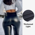 Gevoerde zwarte thermische kunstlederen legging met fleece voor winterse warmte - S / Glanzend Zwart Dun Fleece