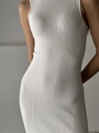 Elegante abito midi bianco in maglia senza maniche a coste verticali vestibilità bodycon - S / Bianco
