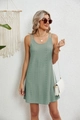Robe d'été vert sauge à fines bretelles et broderie anglaise avec coupe trapèze - S / Vert Haricot
