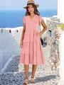 Dettaglio dell'abito rosa con scollo a V, balze e tasche laterali per le vacanze - Rosa