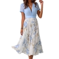 Détails du col en V et de la jupe en mousseline fleurie sur une robe d'été bleue - 2XL / Manches Courtes / Bleu clair