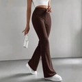Pantaloni a zampa in maglia a coste marrone scuro a vita alta per un look snello - S / caffè
