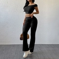 Conjunto de dos piezas negro para mujer con top de hombros caídos y pantalón campana - Negro