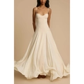 Elegante abito lungo bianco crema con spalline sottili e gonna ampia a ruota - S / Bianco