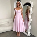 Roze zomerjurk met V-hals, ruches en hoge taille voor een casual en zoete vakantiestijl - S / Roze