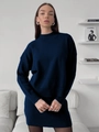 Detalle de un conjunto de dos piezas de punto azul oscuro con jersey grueso y falda a juego - Talla única / Azul marino