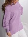Détail du pull violet en maille ajourée montrant le col haut et les poignets côtelés - S / Violet