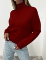 Dettaglio maglione a collo alto rosso scuro con polsini a coste e trama a maglia fine - S / Borgogna