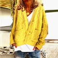 Gelbe Damen Strickjacke mit Zopfmuster, lockerer Passform und großen Taschen für Herbst - S / Gelb