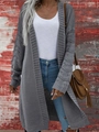 Dettaglio del cardigan grigio in maglia grossa con motivi traforati e polsini - Grigio