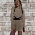 Dames gebreide trui jurk in kaki met een zwarte lederen harnas riem in punkstijl - S / Khaki