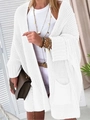 Dettaglio della trama a maglia grossa e della grande tasca frontale su questo cardigan bianco - S / Bianco