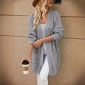 Cardigan lungo grigio da donna in maglia grossa con tasche laterali decorative - S / Grigio