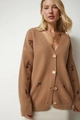 Detail of caramel knit cardigan with floral embroidery and wooden buttons - S / Khaki