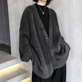 Cardigan oversize in finta pelliccia di visone grigio scuro con scollo a V e bottoni - Taglia unica / Grigio