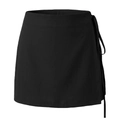 Detailansicht des schwarzen Wickelrocks mit verstellbarem Bindeband und glattem Stoff - S / Schwarz